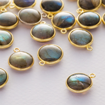 Labradoryt krążek gładki zawieszka w okuciu pozłacanym AG925  12mm