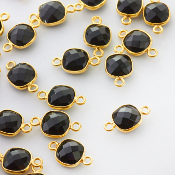 Łącznik onyks fasetowany w okuciu pozłacanym AG925 8mm