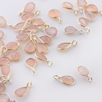 Chalcedon różowy łezka fasetowana w okuciu zawieszka AG925 7mm