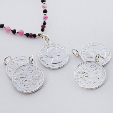 Srebrna moneta zawieszka Elżbieta II Dei Gratia Regina 17mm