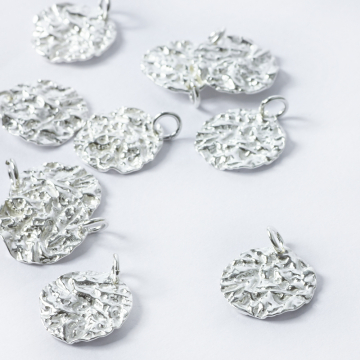 Srebrna zawieszka kółko pogniecione AG925 srebrny 13mm