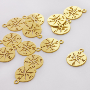 Srebrna zawieszka  róża wiatrów wycinana AG925 pozłacana 13mm