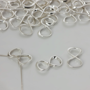 Srebrna celebrytka nieskończoność 9,5x15mm AG925