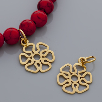 Srebrna zawieszka  kwiatek AG925 pozłacana 16,5mm