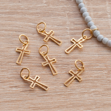 Srebrny pozłacany krzyż wycięty AG925 17,5x9mm