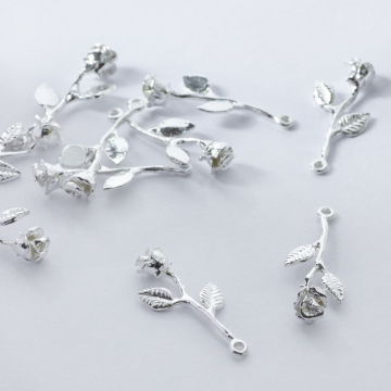 Srebrna zawieszka róża AG925 srebrny 23,5mm