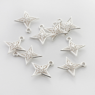 Srebrna zawieszka róża wiatrów ażurowa AG925 15mm