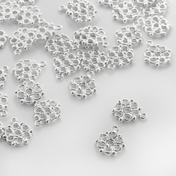 Srebrna zawieszka kwiatek z kółek AG925 11mm