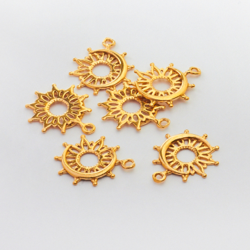 Srebrna zawieszka słońce z księżycem AG925 pozłacana 14mm