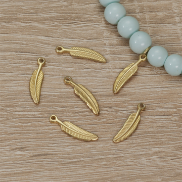 Srebrna zawieszka piórko AG925 pozłacana 19x5mm