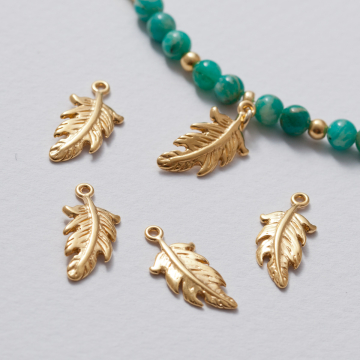 Zawieszka srebrna piórko złoty 18 mm AG925