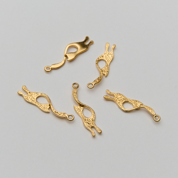 Srebrna zawieszka kotek z ogonem do góry AG925 pozłacana 25mm