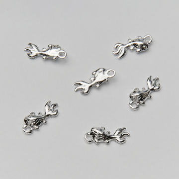 Srebrna zawieszka złota rybka AG925 14mm