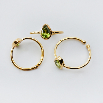 Srebrny pierścionek regulowany z peridotem łezka AG925 pozłacany 20mm