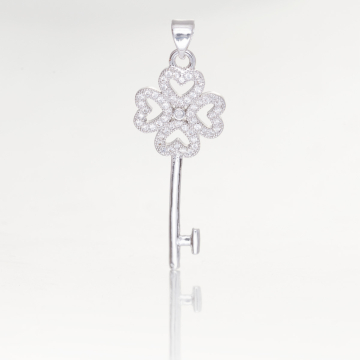 Zawieszka rodowana z cyrkoniami kluczyk 36x15mm