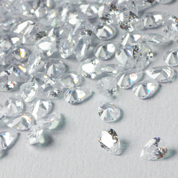 Cyrkonia łezka fasetowana z dziurką crystal 5x7mm