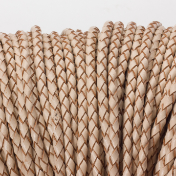 Rzemień naturalny pleciony lakierowany 3mm beżowy