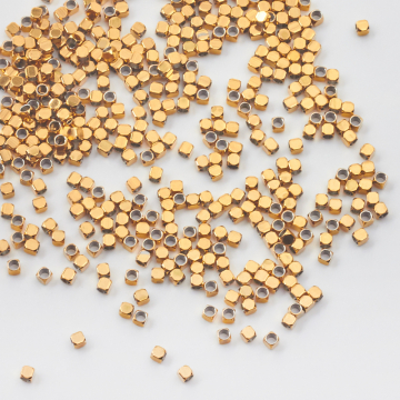 Przekładka kostka ze stali chirurgicznej w kolorze złotym 2mm