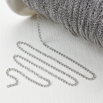 Łańcuszek ze stali chirurgicznej simple w kolorze srebrnym 3x1,7mm