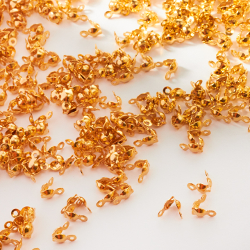 Łapaczki dziewczynki ze stali chirurgicznej w kolorze złotym 4mm