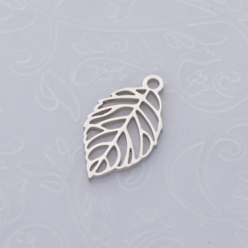 Zawieszka ze stali chirurgicznej liść w kolorze srebrnym 20x11mm