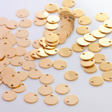 Zawieszka ze stali chirurgicznej okrągła celebrytka w kolorze złotym 10mm