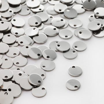 Zawieszka blaszka okrągła gładka w kolorze srebrnym 8mm