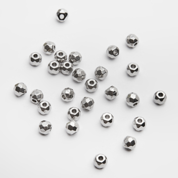 Kulka fasetowana ze stali chirurgicznej w kolorze srebrnym 4,5mm