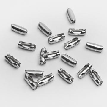 Zapięcie do łańcuszków kulkowych w kolorze srebrnym 3,5mm