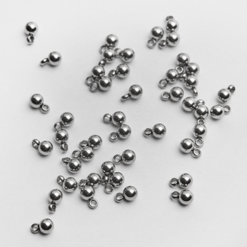 Zawieszka kulka ze stali chirurgicznej w kolorze srebrnym 3mm Zawieszka kulka ze stali chirurgicznej w kolorze srebrnym 3mm