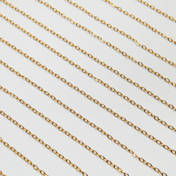 Łańcuszek owal podłużny ze stali chirurgicznej w kolorze złotym 4x2mm