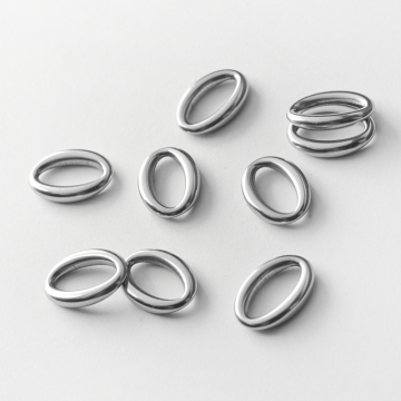 Łącznik ze stali chirurgicznej owal w kolorze srebrnym 18,5x13mm