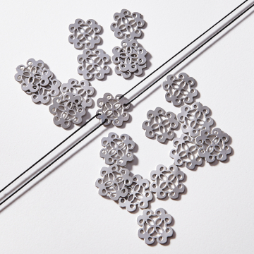 Zawieszka łącznik ze stali chirurgicznej serwetka w kolorze srebrnym 16mm