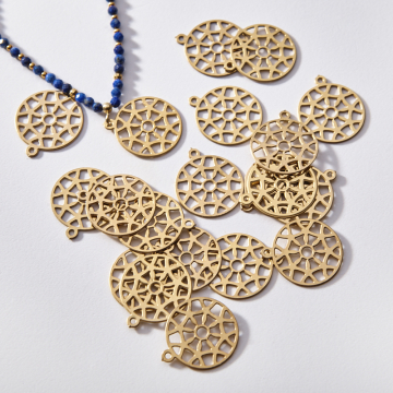 Zawieszka pozłacana ze stali chirurgicznej ażur 18,4mm