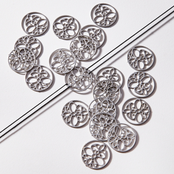 Zawieszka łącznik ze stali chirurgicznej ćma w kolorze srebrnym 18,3mm