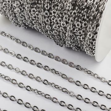 Łańcuszek ze stali chirurgicznej płaskie owale w kolorze srebrnym 6x4,5mm