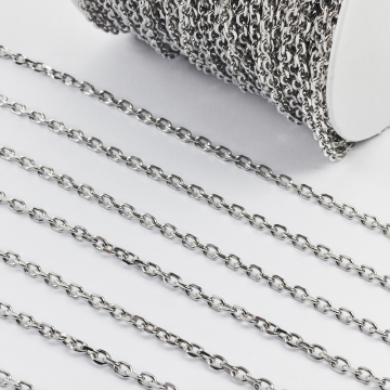 Łańcuszek ze stali chirurgicznej owale fasetowane w kolorze srebrnym 5x3mm