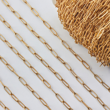 Łańcuch ze stali chirurgicznej karbowane spinacze w kolorze złotym 12x4,5mm
