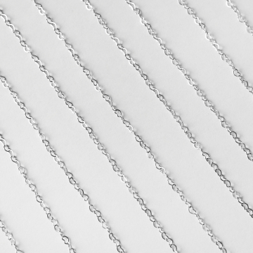 Łańcuch ze stali chirurgicznej serca w kolorze srebrnym 3x2mm