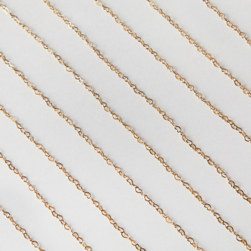 Łańcuch ze stali chirurgicznej serca w kolorze złotym 3x2mm