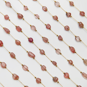 Łańcuch z kryształem truskawkowym ze stali chirurgicznej w kolorze złotym 13x4mm