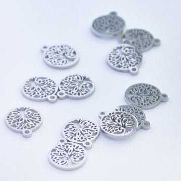 Mini zawieszka ze stali chirurgicznej drzewo życia w kolorze srebrnym 7mm