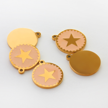 Zawieszka emaliowana kółko ze stali chirurgicznej w kolorze złotym gwiazdka brzoskwiniowa 13mm