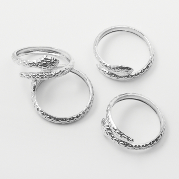 Pierścionek ze stali chirurgicznej regulowany wąż 21mm