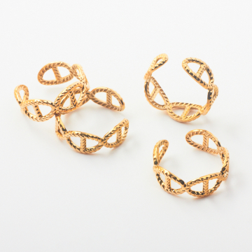 Pierścionek ze stali chirurgicznej regulowany owale z liny w kolorze złotym 20,5mm