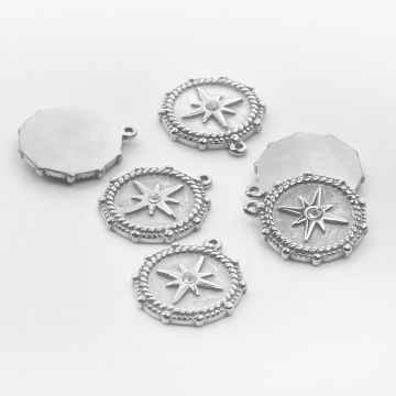 Zawieszka ze stali chirurgicznej kółko ozdobne z różą wiatrów i cyrkonią 22mm