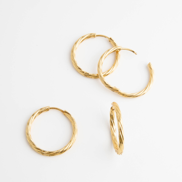 Kolczyki ze stali chirurgiczej skręcane koła w kolorze złotym 25mm