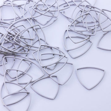 Baza geometryczna ze stali chirurgicznej trójkąt zaokrąglony w kolorze srebrnym 19mm