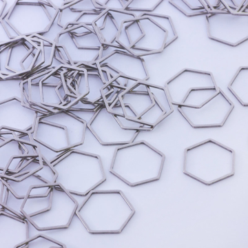 Baza geometryczna ze stali chirurgicznej heksagon w kolorze srebrnym 20mm