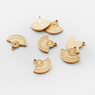 Zawieszka ze stali chirurgicznej grawerowana wachlarz w kolorze złotym 13mm PVD